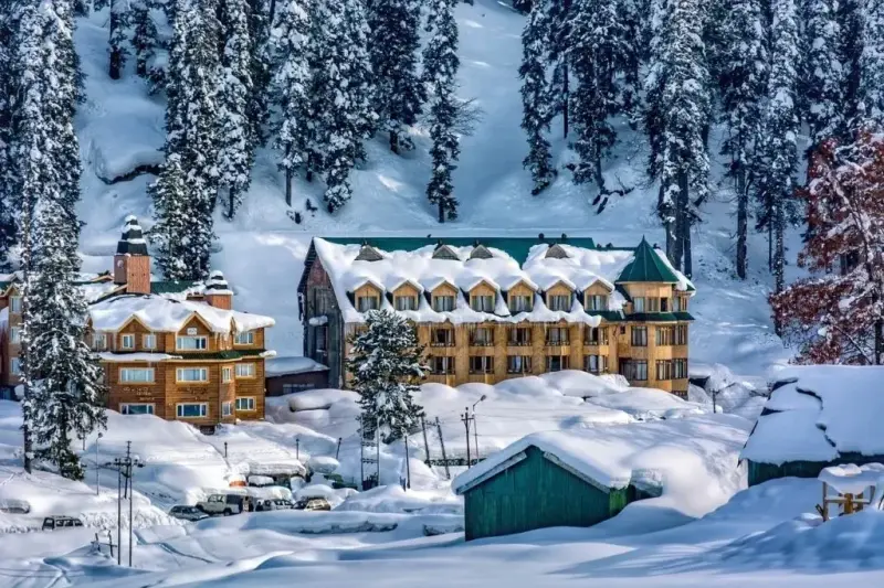 Scenic view and weather in Gulmarg, Kashmir