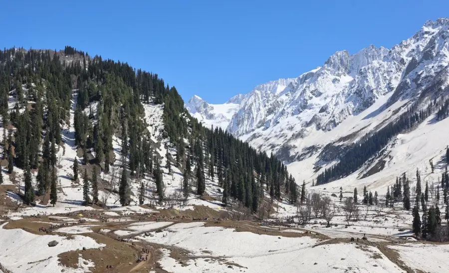 Scenic view and weather in Sonamarg, Kashmir